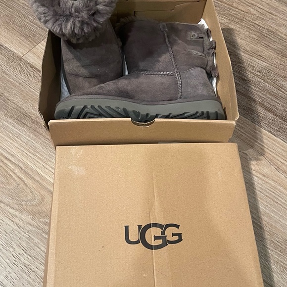 Boots - Picture 8 of 9